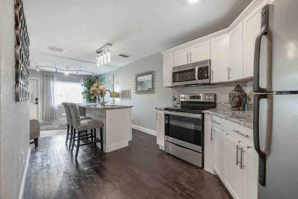 Chic Pad In Center Of Seminole Heights-322 * Tampa