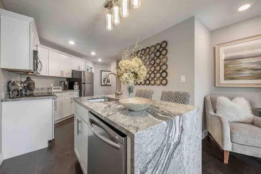 Chic Pad In Center Of Seminole Heights-322 * Tampa