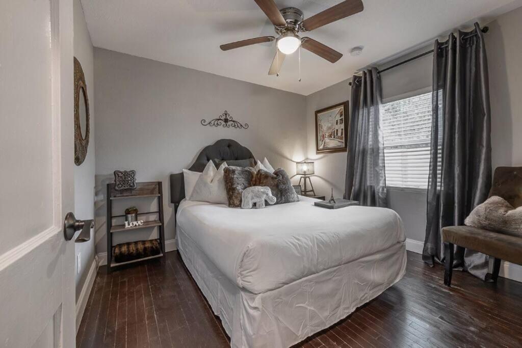Chic Pad In Center Of Seminole Heights-322