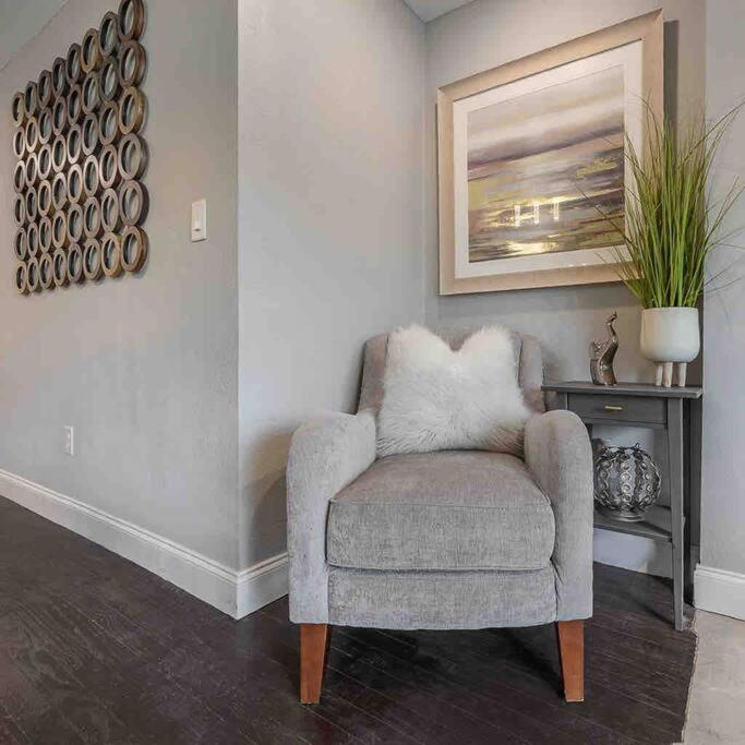 Chic Pad In Center Of Seminole Heights-322 Tampa