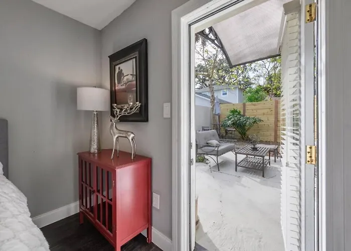 Chic Pad In Center Of Seminole Heights-322